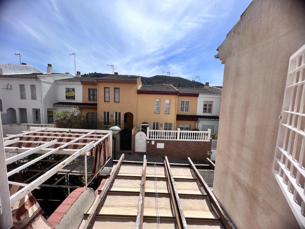 Appartement Casa Ideal Familias Y Grupos Con Balcones Exterior Soleada Patios Cerca Alhambra, Sierra Nevada, Rio Genil, Lancha Del Genil, Parque Llano Y Reloj Del Sol Con Barbacoas, Campo De Futbol, Circuito Gimnasia à Grenade Extérieur photo