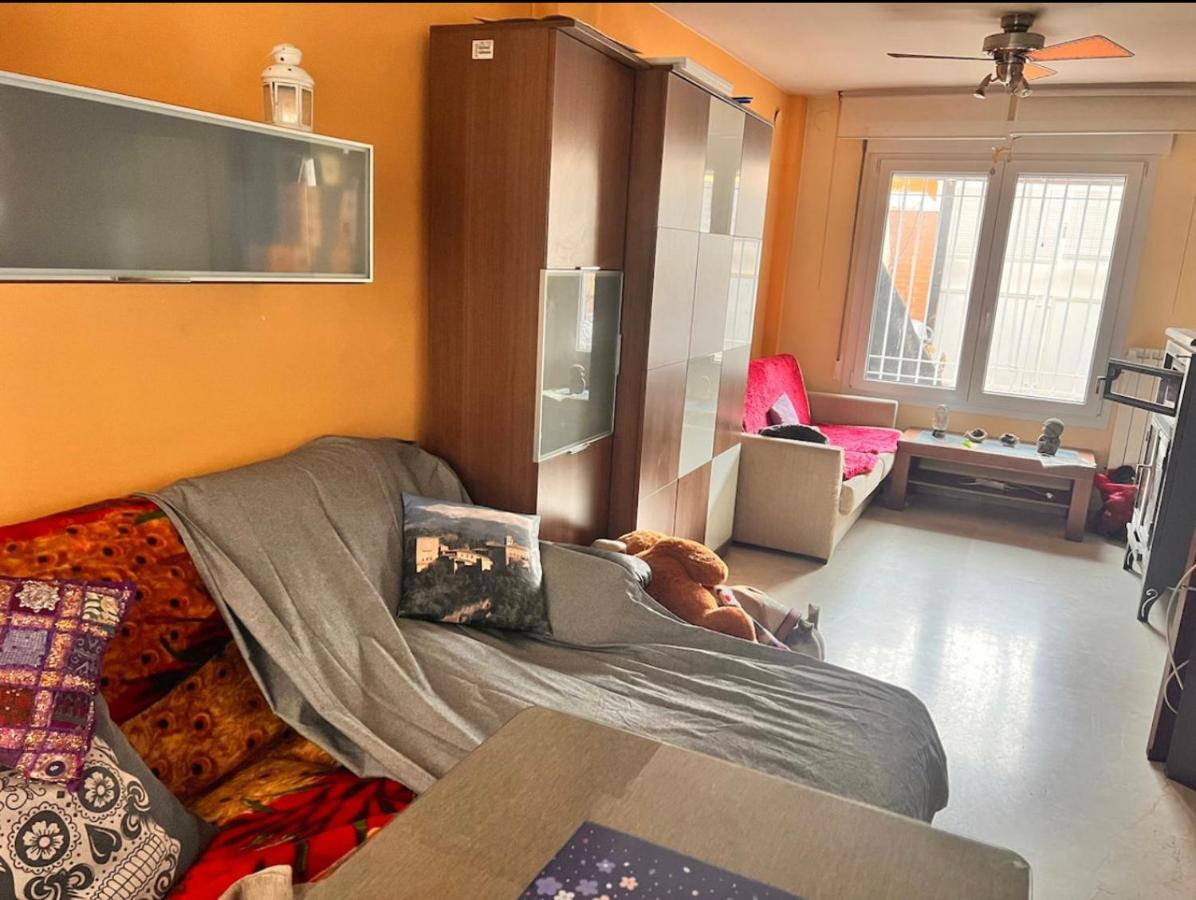 Appartement Casa Ideal Familias Y Grupos Con Balcones Exterior Soleada Patios Cerca Alhambra, Sierra Nevada, Rio Genil, Lancha Del Genil, Parque Llano Y Reloj Del Sol Con Barbacoas, Campo De Futbol, Circuito Gimnasia à Grenade Extérieur photo