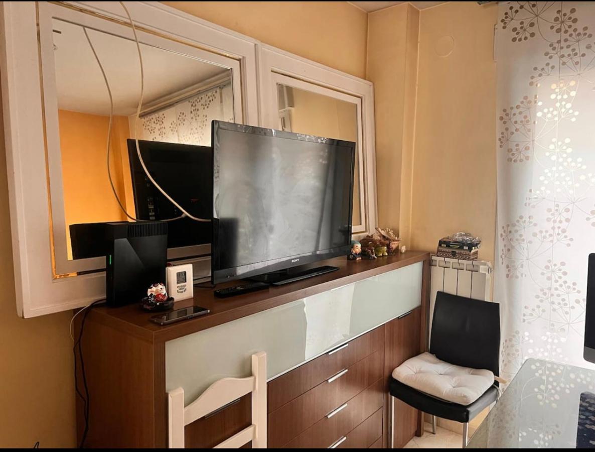 Appartement Casa Ideal Familias Y Grupos Con Balcones Exterior Soleada Patios Cerca Alhambra, Sierra Nevada, Rio Genil, Lancha Del Genil, Parque Llano Y Reloj Del Sol Con Barbacoas, Campo De Futbol, Circuito Gimnasia à Grenade Extérieur photo