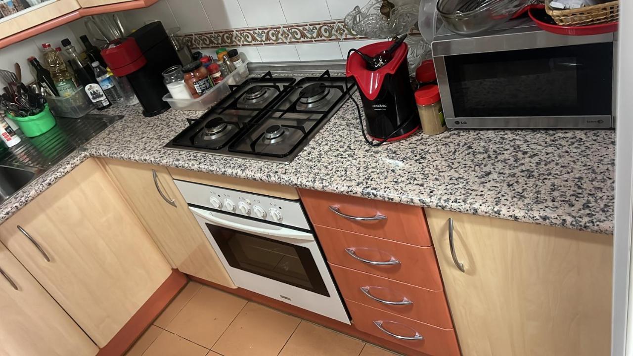 Appartement Casa Ideal Familias Y Grupos Con Balcones Exterior Soleada Patios Cerca Alhambra, Sierra Nevada, Rio Genil, Lancha Del Genil, Parque Llano Y Reloj Del Sol Con Barbacoas, Campo De Futbol, Circuito Gimnasia à Grenade Extérieur photo