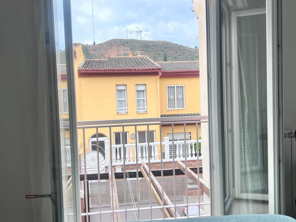 Appartement Casa Ideal Familias Y Grupos Con Balcones Exterior Soleada Patios Cerca Alhambra, Sierra Nevada, Rio Genil, Lancha Del Genil, Parque Llano Y Reloj Del Sol Con Barbacoas, Campo De Futbol, Circuito Gimnasia à Grenade Extérieur photo
