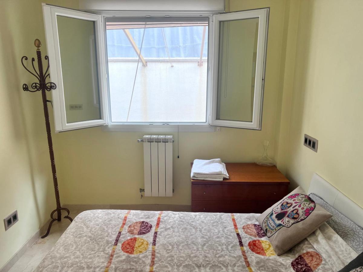 Appartement Casa Ideal Familias Y Grupos Con Balcones Exterior Soleada Patios Cerca Alhambra, Sierra Nevada, Rio Genil, Lancha Del Genil, Parque Llano Y Reloj Del Sol Con Barbacoas, Campo De Futbol, Circuito Gimnasia à Grenade Extérieur photo