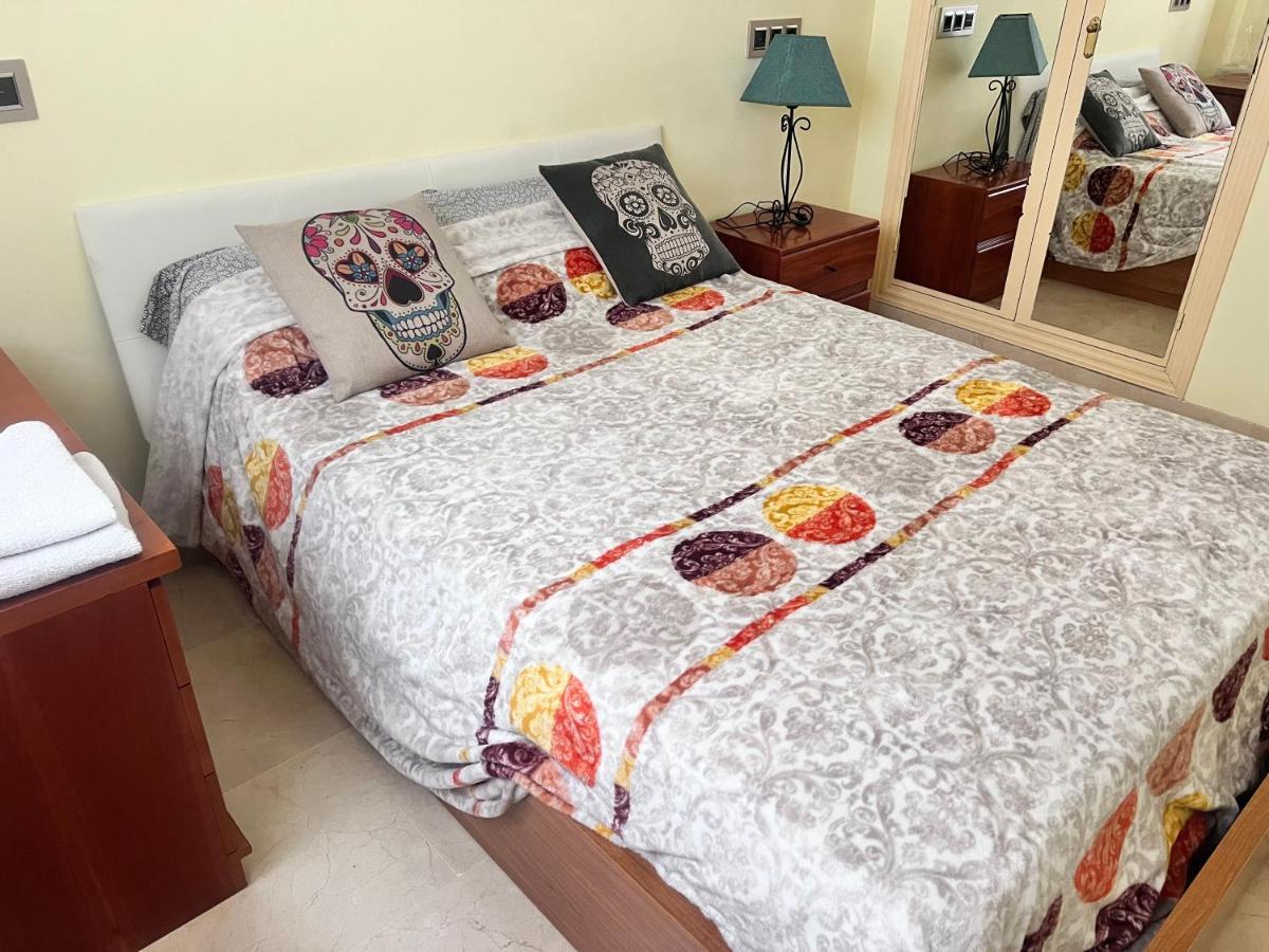 Appartement Casa Ideal Familias Y Grupos Con Balcones Exterior Soleada Patios Cerca Alhambra, Sierra Nevada, Rio Genil, Lancha Del Genil, Parque Llano Y Reloj Del Sol Con Barbacoas, Campo De Futbol, Circuito Gimnasia à Grenade Extérieur photo