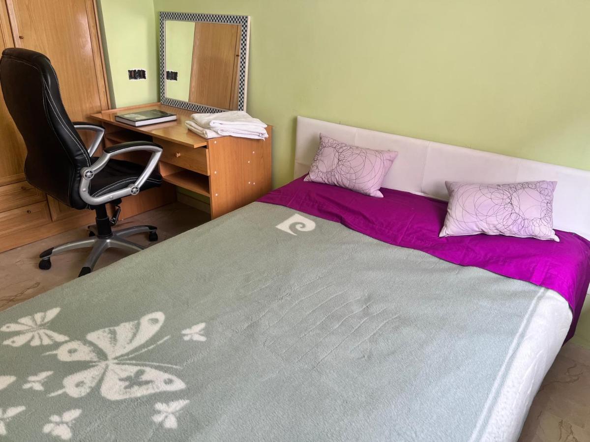 Appartement Casa Ideal Familias Y Grupos Con Balcones Exterior Soleada Patios Cerca Alhambra, Sierra Nevada, Rio Genil, Lancha Del Genil, Parque Llano Y Reloj Del Sol Con Barbacoas, Campo De Futbol, Circuito Gimnasia à Grenade Extérieur photo
