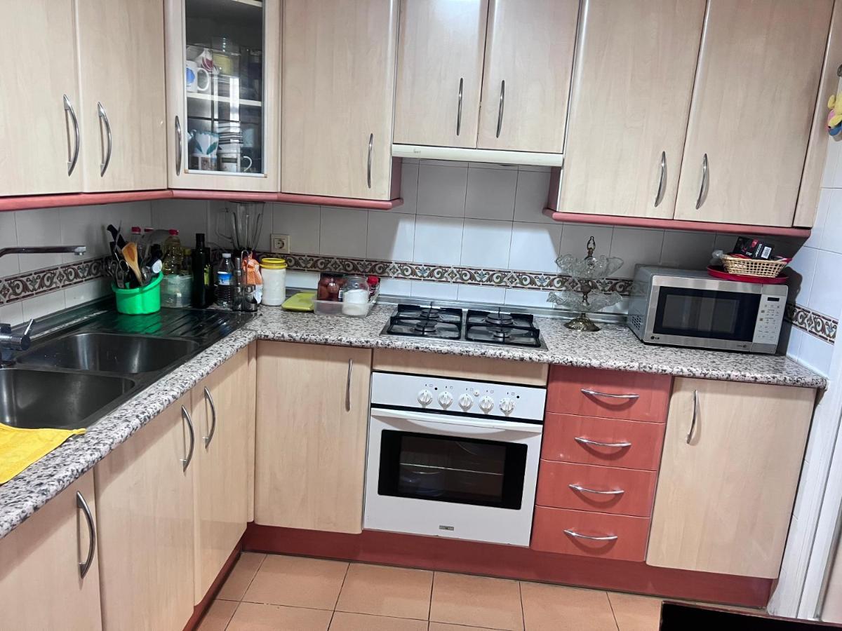 Appartement Casa Ideal Familias Y Grupos Con Balcones Exterior Soleada Patios Cerca Alhambra, Sierra Nevada, Rio Genil, Lancha Del Genil, Parque Llano Y Reloj Del Sol Con Barbacoas, Campo De Futbol, Circuito Gimnasia à Grenade Extérieur photo