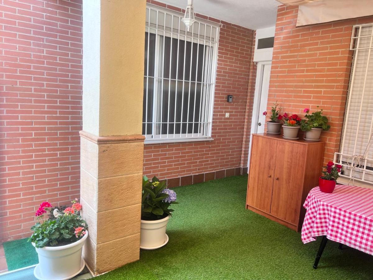 Appartement Casa Ideal Familias Y Grupos Con Balcones Exterior Soleada Patios Cerca Alhambra, Sierra Nevada, Rio Genil, Lancha Del Genil, Parque Llano Y Reloj Del Sol Con Barbacoas, Campo De Futbol, Circuito Gimnasia à Grenade Extérieur photo