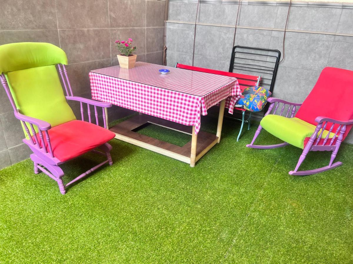 Appartement Casa Ideal Familias Y Grupos Con Balcones Exterior Soleada Patios Cerca Alhambra, Sierra Nevada, Rio Genil, Lancha Del Genil, Parque Llano Y Reloj Del Sol Con Barbacoas, Campo De Futbol, Circuito Gimnasia à Grenade Extérieur photo