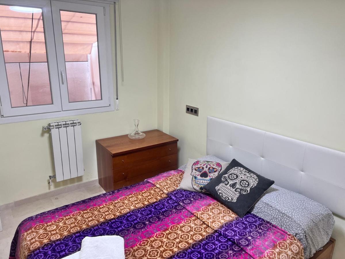 Appartement Casa Ideal Familias Y Grupos Con Balcones Exterior Soleada Patios Cerca Alhambra, Sierra Nevada, Rio Genil, Lancha Del Genil, Parque Llano Y Reloj Del Sol Con Barbacoas, Campo De Futbol, Circuito Gimnasia à Grenade Extérieur photo