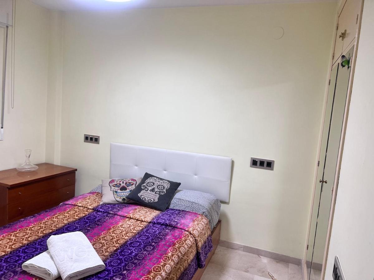Appartement Casa Ideal Familias Y Grupos Con Balcones Exterior Soleada Patios Cerca Alhambra, Sierra Nevada, Rio Genil, Lancha Del Genil, Parque Llano Y Reloj Del Sol Con Barbacoas, Campo De Futbol, Circuito Gimnasia à Grenade Extérieur photo