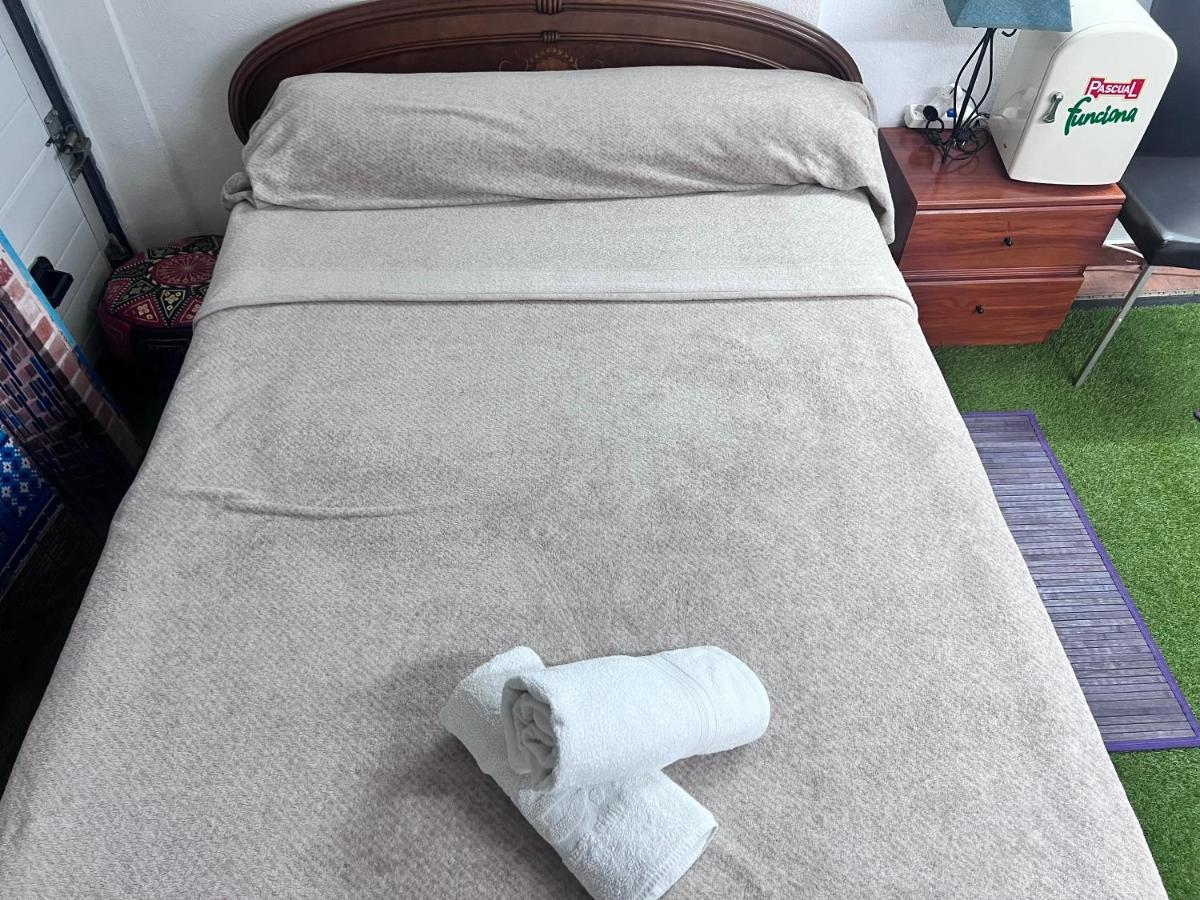 Appartement Casa Ideal Familias Y Grupos Con Balcones Exterior Soleada Patios Cerca Alhambra, Sierra Nevada, Rio Genil, Lancha Del Genil, Parque Llano Y Reloj Del Sol Con Barbacoas, Campo De Futbol, Circuito Gimnasia à Grenade Extérieur photo