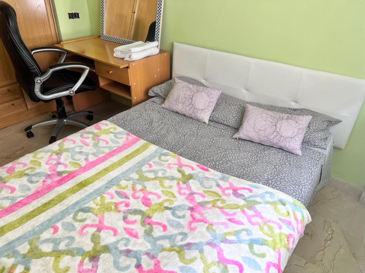 Appartement Casa Ideal Familias Y Grupos Con Balcones Exterior Soleada Patios Cerca Alhambra, Sierra Nevada, Rio Genil, Lancha Del Genil, Parque Llano Y Reloj Del Sol Con Barbacoas, Campo De Futbol, Circuito Gimnasia à Grenade Extérieur photo